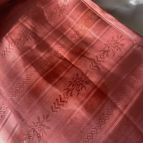 Cute versatile oversized pink button up dress / shirt or coverup - Picture 6 of 7